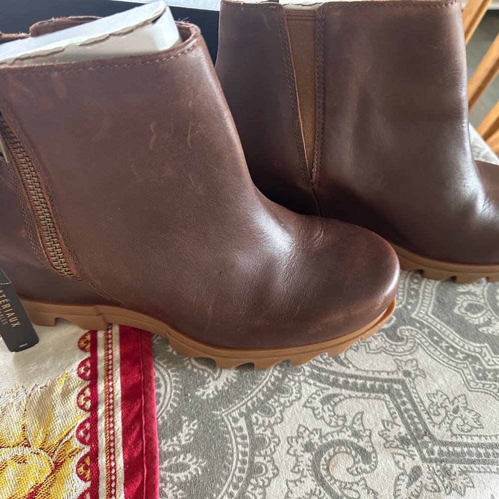 Sorel boots Joan of attic wedge 111 zip